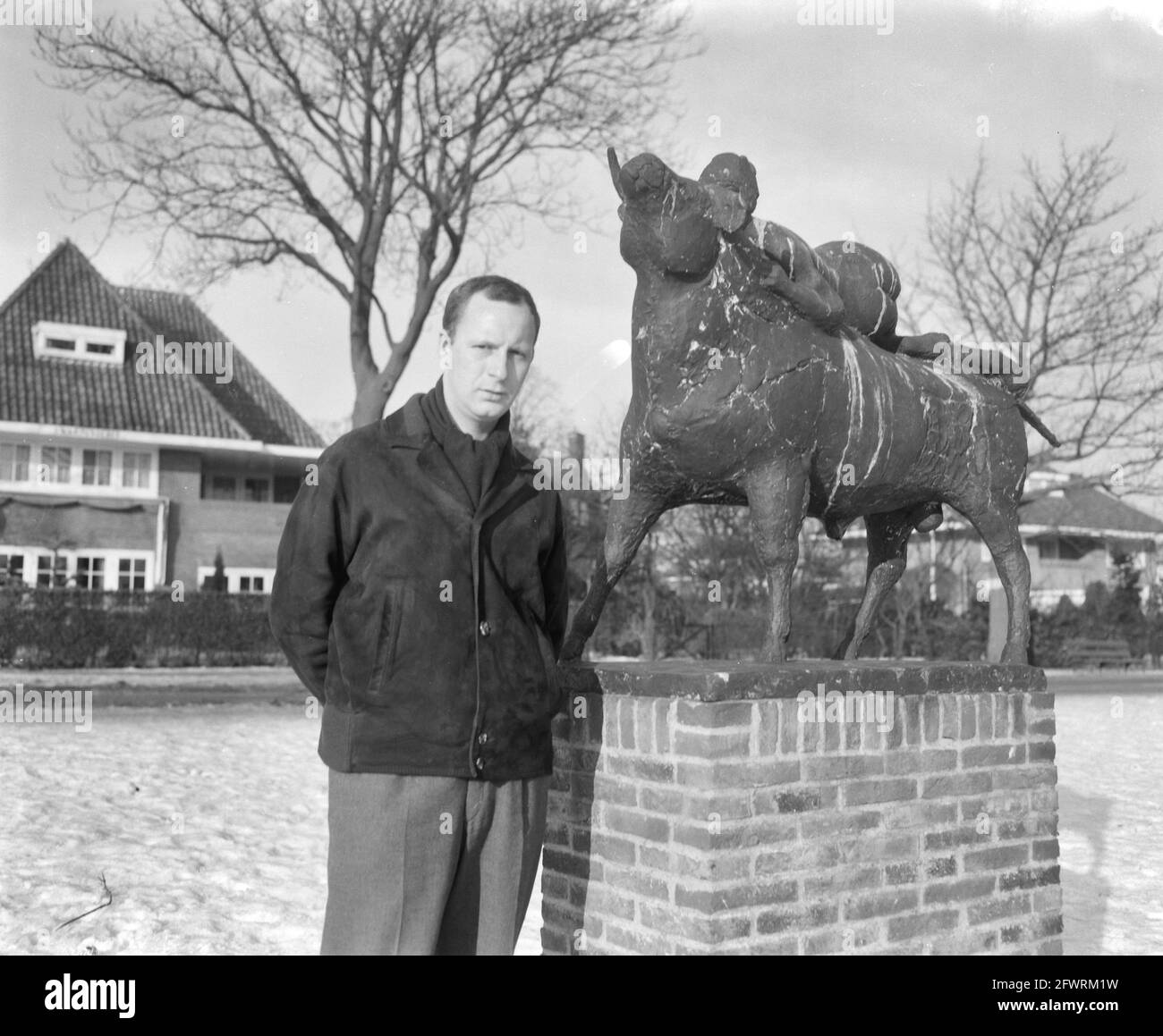 Culture Prize 1963 to the Naarden sculptor Ek van Zanten, January 31, 1963, sculptors, The Netherlands, 20th century press agency photo, news to remember, documentary, historic photography 1945-1990, visual stories, human history of the Twentieth Century, capturing moments in time Stock Photo