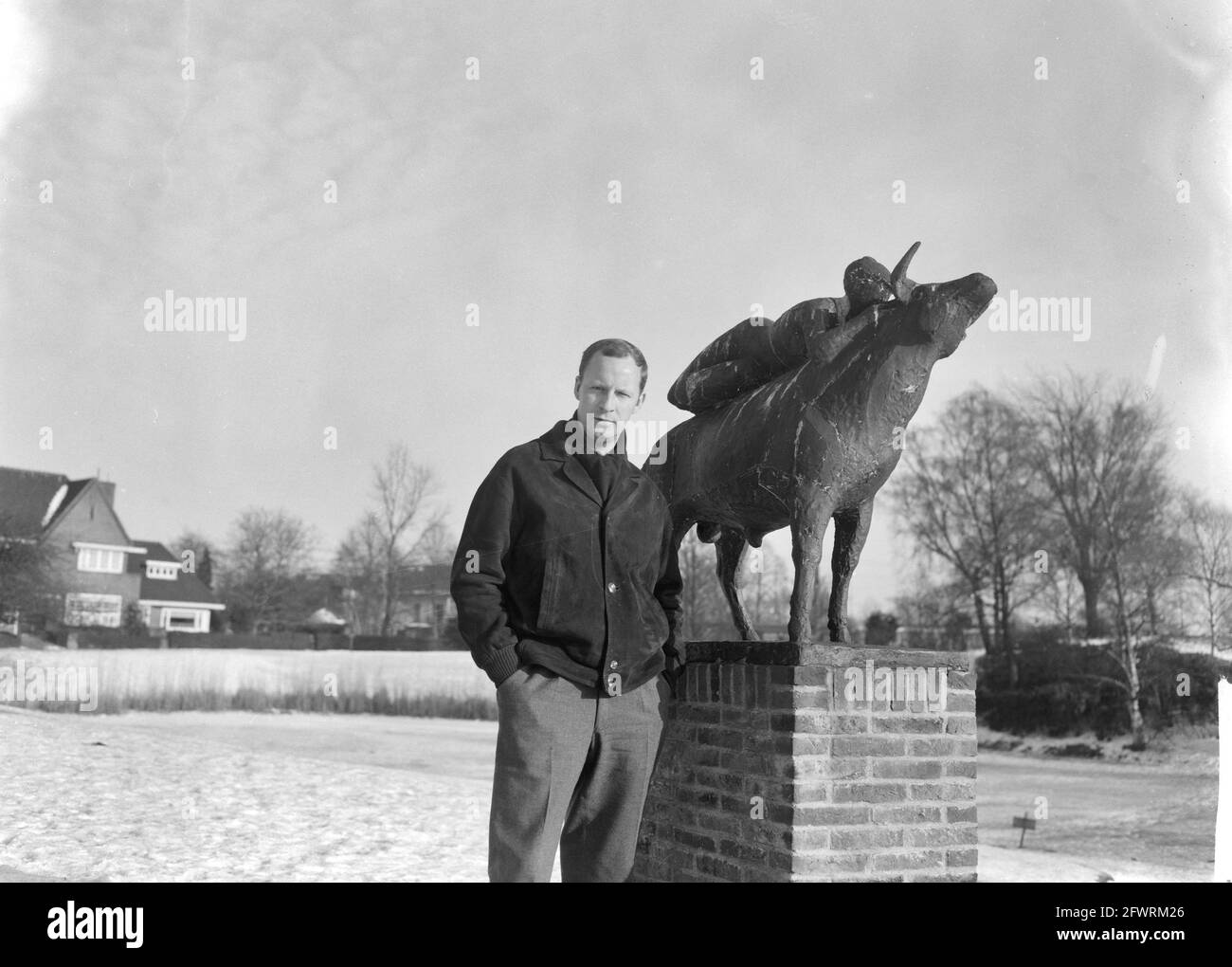 Cultuurprijs 1963 to the Naarden sculptor Ek van Zanten, January 31, 1963, sculptors, award ceremonies, The Netherlands, 20th century press agency photo, news to remember, documentary, historic photography 1945-1990, visual stories, human history of the Twentieth Century, capturing moments in time Stock Photo