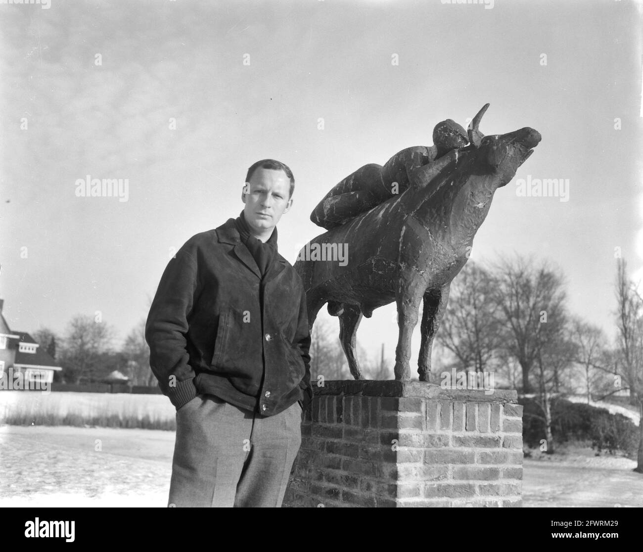 Cultuurprijs 1963 to the Naarden sculptor Ek van Zanten, January 31, 1963, sculptors, award ceremonies, The Netherlands, 20th century press agency photo, news to remember, documentary, historic photography 1945-1990, visual stories, human history of the Twentieth Century, capturing moments in time Stock Photo