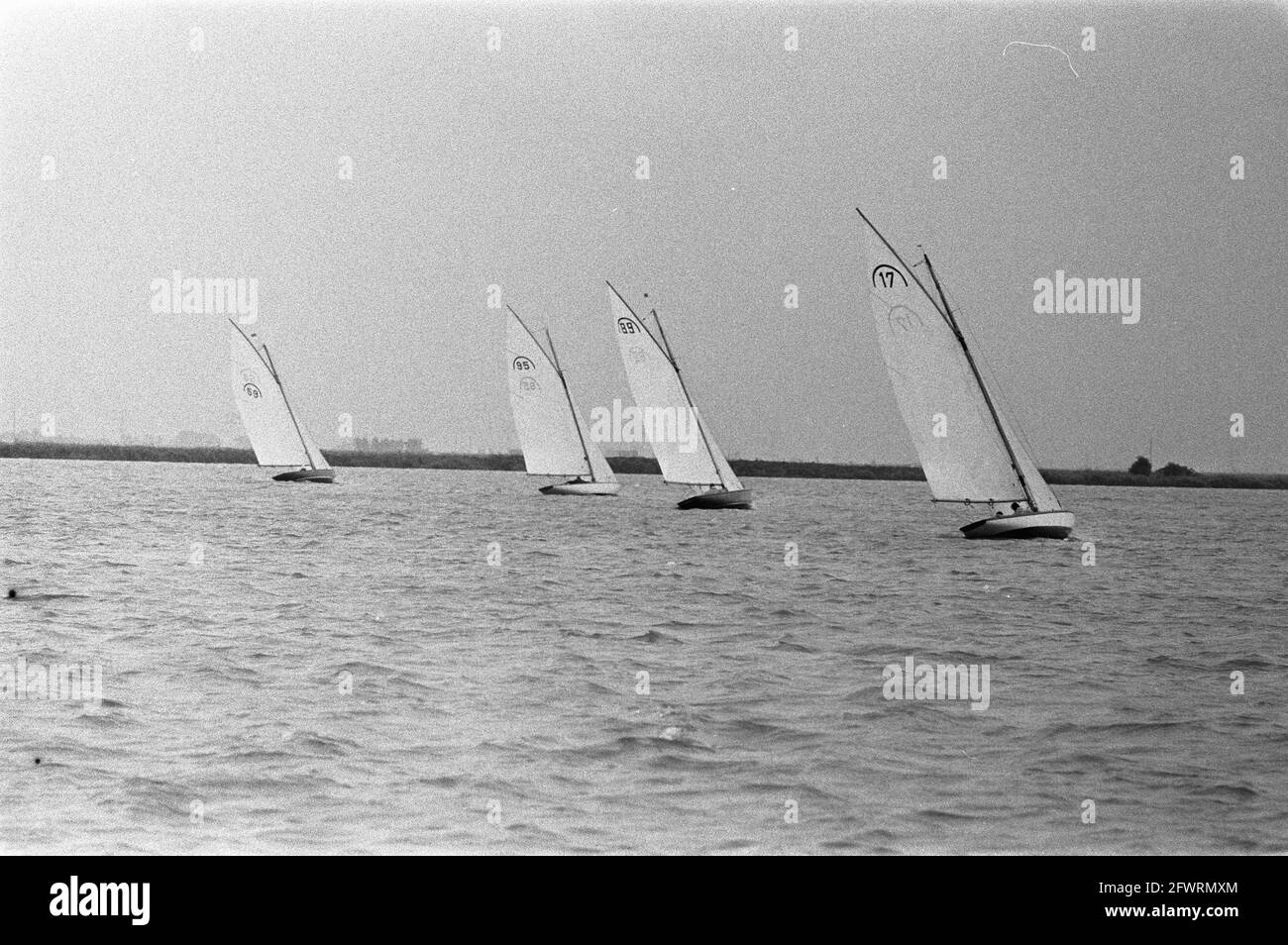 Dutch Championships Rainbow Class sailing on Alkmaardermeer, July 19 1970, CHAMPIONSHIPS, SAGES, The Netherlands, 20th century press agency photo, news to remember, documentary, historic photography 1945-1990, visual stories, human history of the Twentieth Century, capturing moments in time Stock Photo
