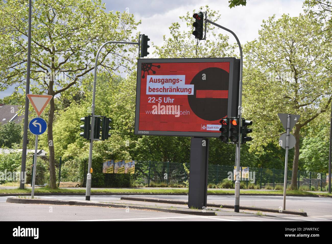 Cologne, Germany. 23rd May, 2021. Logo, lettering E Zigaretten Shop von  Riccardo at a branch. Credit: Horst Galuschka/dpa/Alamy Live News Stock  Photo - Alamy