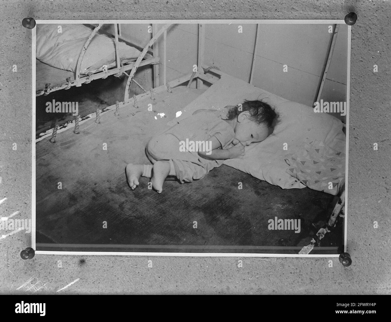 Little girl sucks hires stock photography and images Alamy