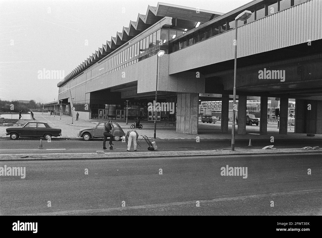 New Slinge subway station opens November 25, Rotterdam-South: exterior,  November 24, 1970, exterior, subway stations, The Netherlands, 20th century  press agency photo, news to remember, documentary, historic photography  1945-1990, visual stories, human