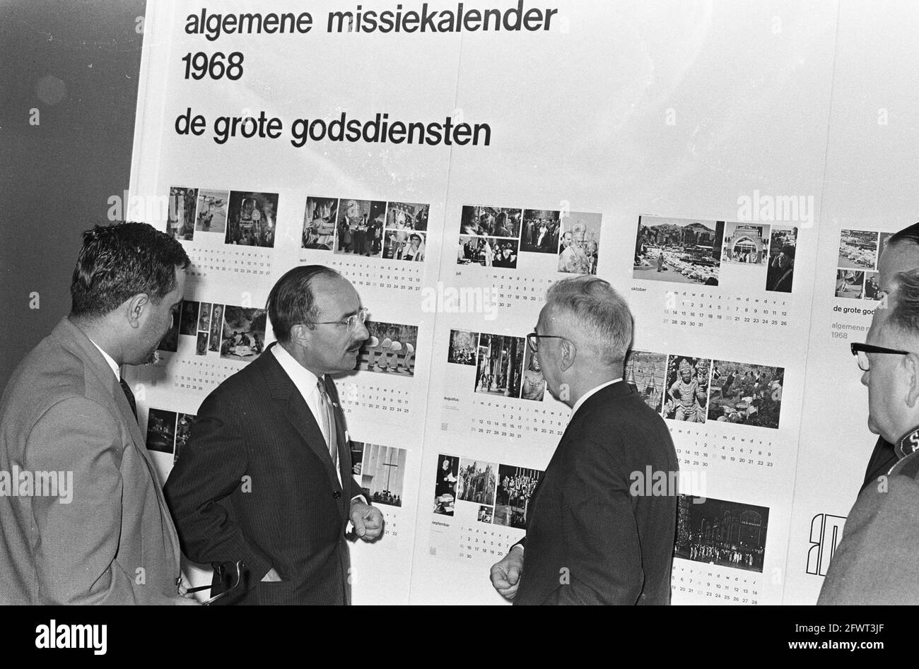 New Mission calendar, introduced by Minister of State Mr. Cals ., September 25, 1967, CALENDARS, The Netherlands, 20th century press agency photo, news to remember, documentary, historic photography 1945-1990, visual stories, human history of the Twentieth Century, capturing moments in time Stock Photo