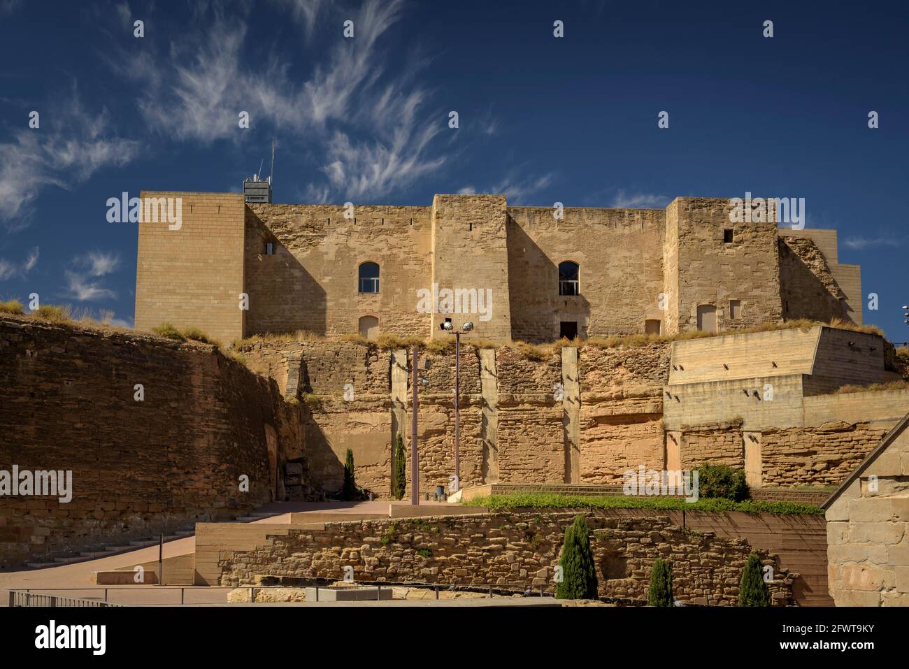 Exteriors of the Castell del Rei or La Suda castle (Lleida, Catalonia, Spain) ESP: Exteriores del Castillo del Rey o La Suda (Lérida, España) Stock Photo