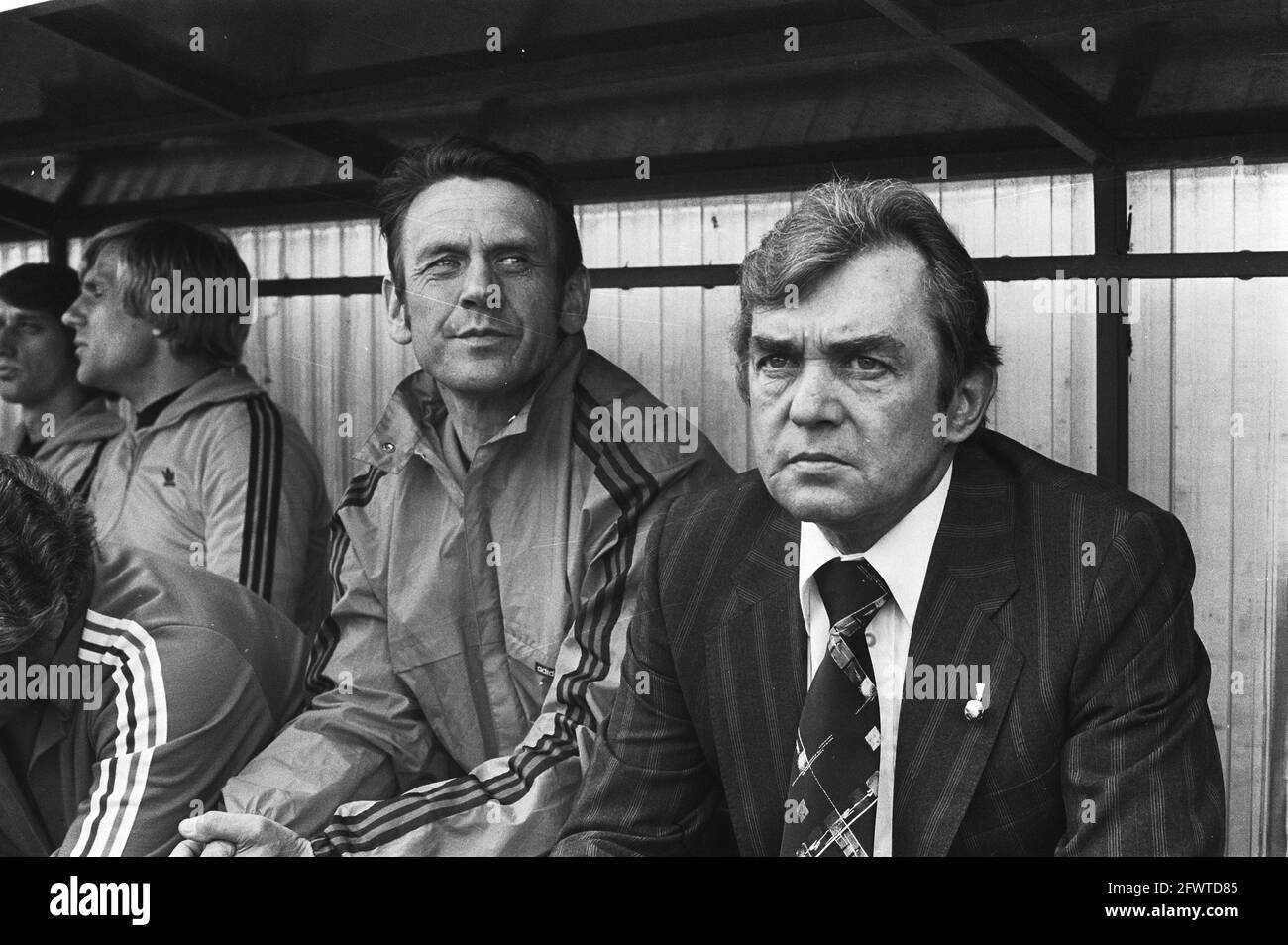 Practice match FC Brugge against Dutch national team 1-3; trainers Zwartkruis (l) and Happel in the dugout, May 13, 1978, TRAINERS, sports, soccer, The Netherlands, 20th century press agency photo, news to remember, documentary, historic photography 1945-1990, visual stories, human history of the Twentieth Century, capturing moments in time Stock Photo