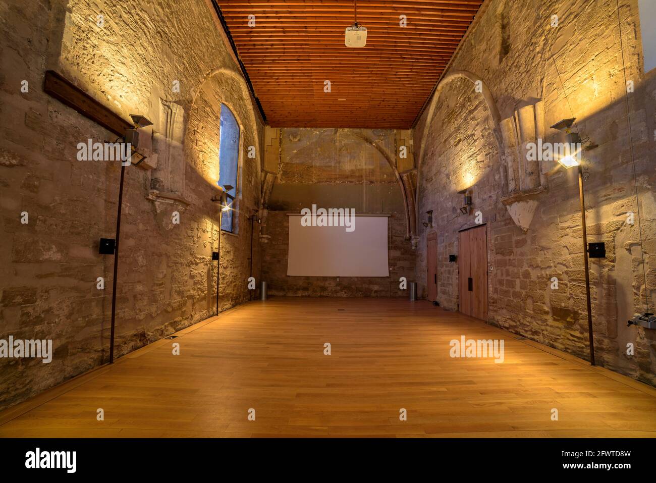 Interior room of the Castell del Rei or La Suda castle (Lleida, Catalonia, Spain) ESP: Sala interior del Castillo del Rey o La Suda (Lérida, España) Stock Photo