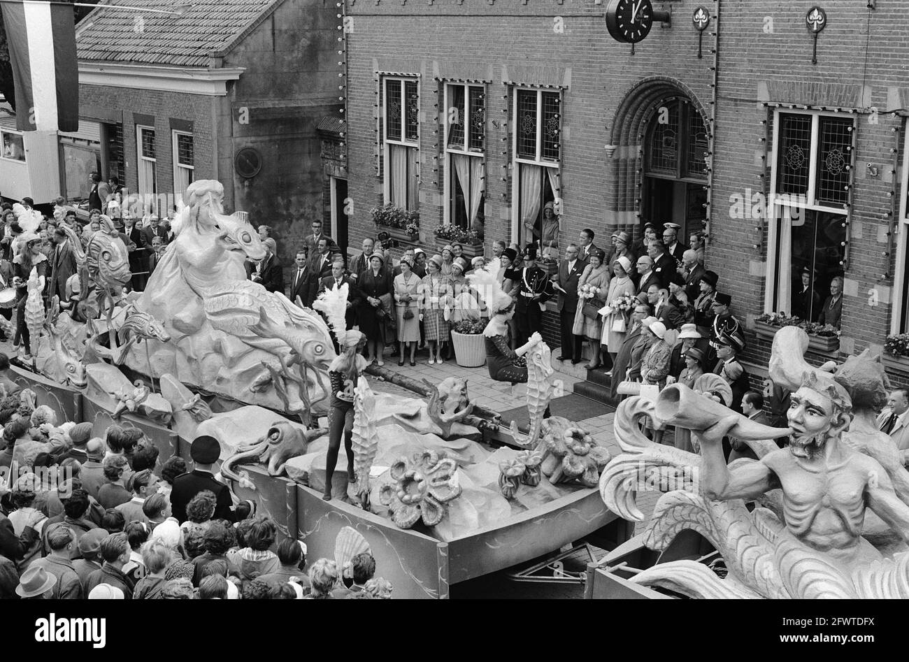 Oyster Festival in Irishke. Corso in Irishke, 8 September 1961, celebrations, The Netherlands, 20th century press agency photo, news to remember, documentary, historic photography 1945-1990, visual stories, human history of the Twentieth Century, capturing moments in time Stock Photo