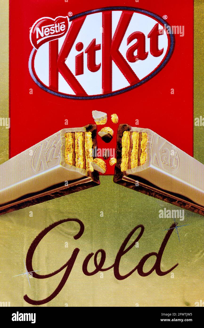 Kit Kat Gold Caramel 4 Finger Bar Stock Photo Alamy