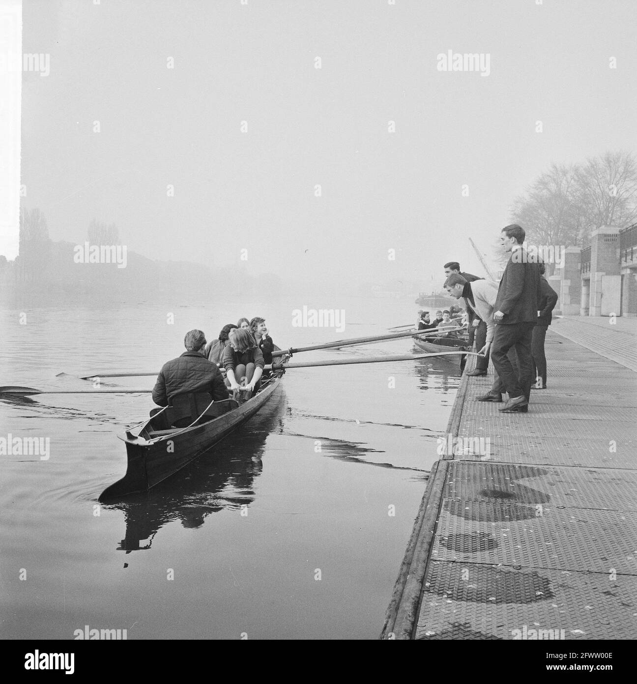 Rowers started hires stock photography and images Alamy