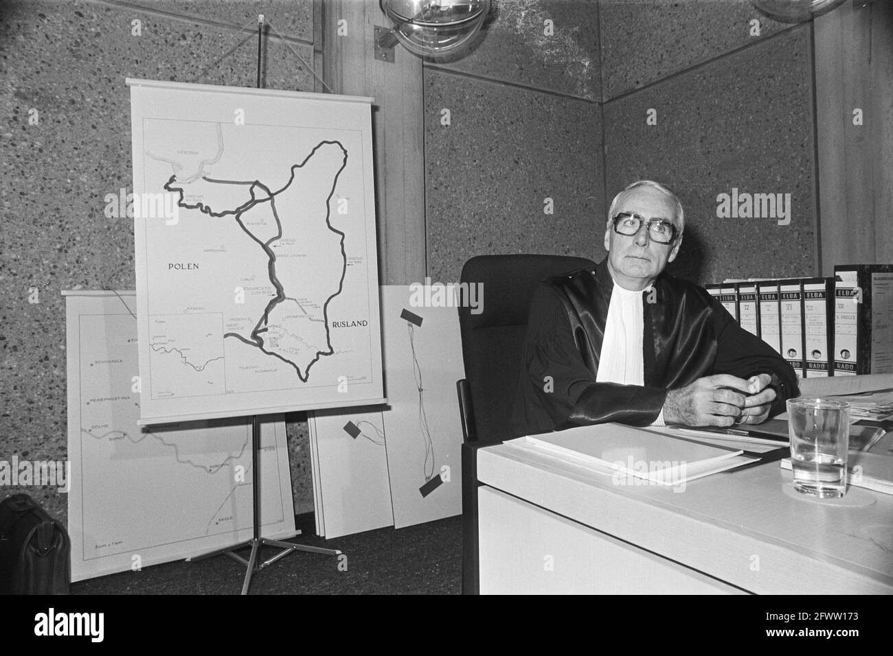 Trial against Menten started in Amsterdam; Public Prosecutor, Habermehl with map of area where Menten operated, 9 May 1977, war criminals, trials, The Netherlands, 20th century press agency photo, news to remember, documentary, historic photography 1945-1990, visual stories, human history of the Twentieth Century, capturing moments in time Stock Photo