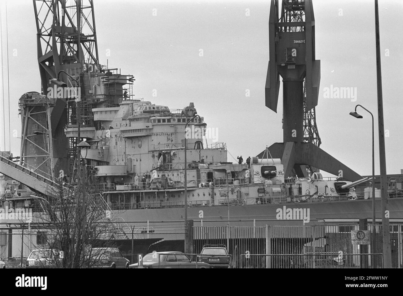 At former ADM yard in Amsterdam work is being done on cruiser Almirante Grau, for which Peru has a payment arrears of 16 million, April 1, 1986, cruisers, shipbuilding, The Netherlands, 20th century press agency photo, news to remember, documentary, historic photography 1945-1990, visual stories, human history of the Twentieth Century, capturing moments in time Stock Photo