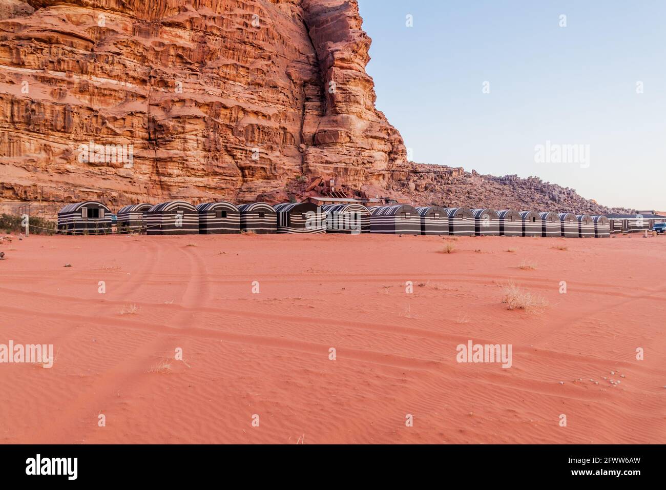 Bedouin tent desert hi-res stock photography and images - Alamy