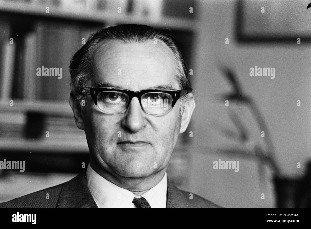 Polak headline hi-res stock photography and images - Alamy