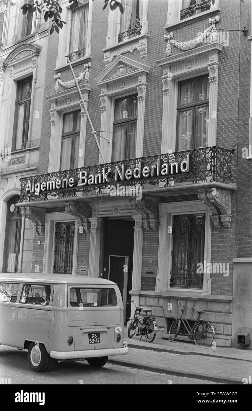 attent Wanten kalf Exterior algemene bank nederland Black and White Stock Photos & Images -  Alamy