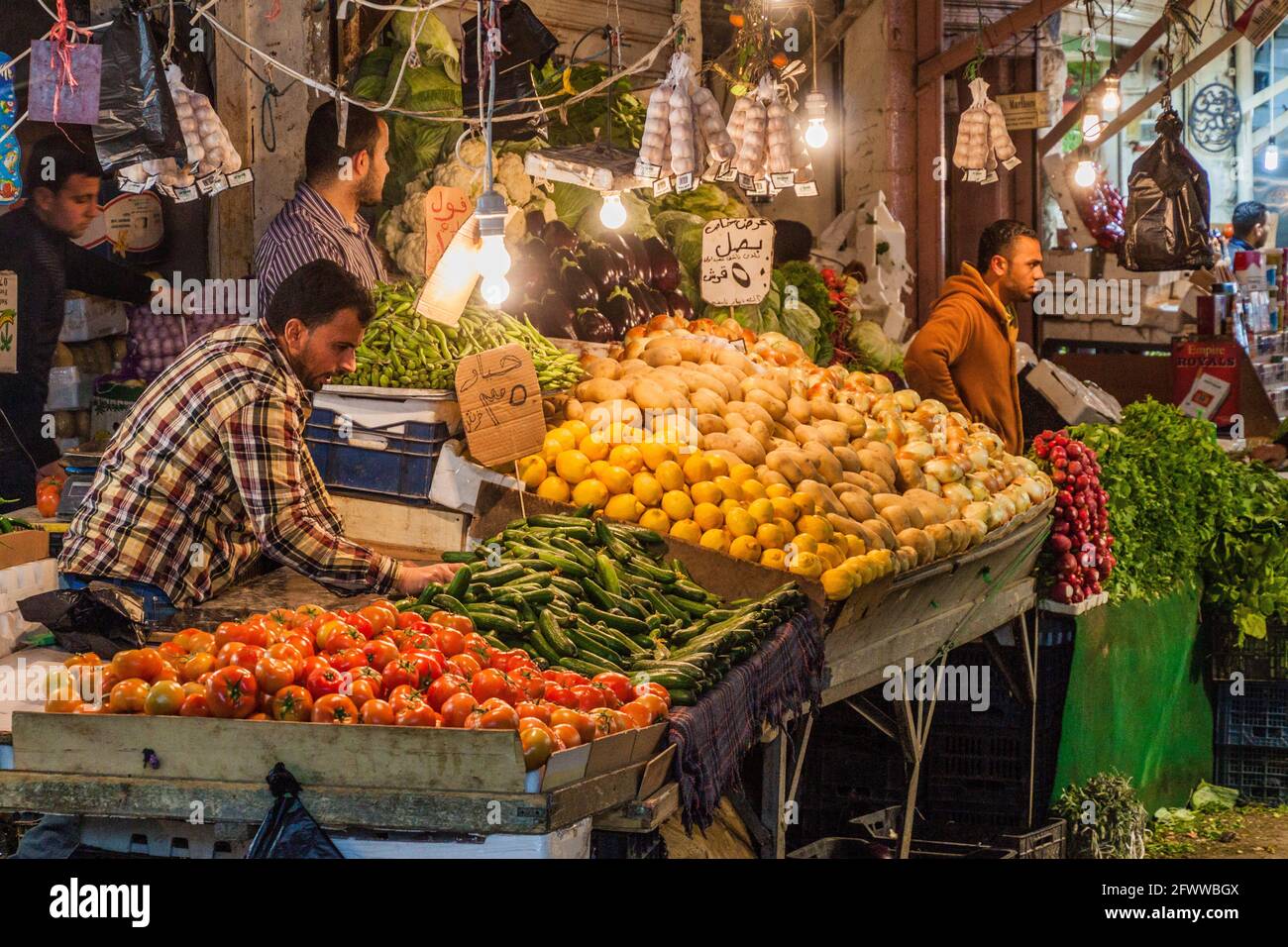 Jordan amman bazaar hi-res stock photography and images - Alamy
