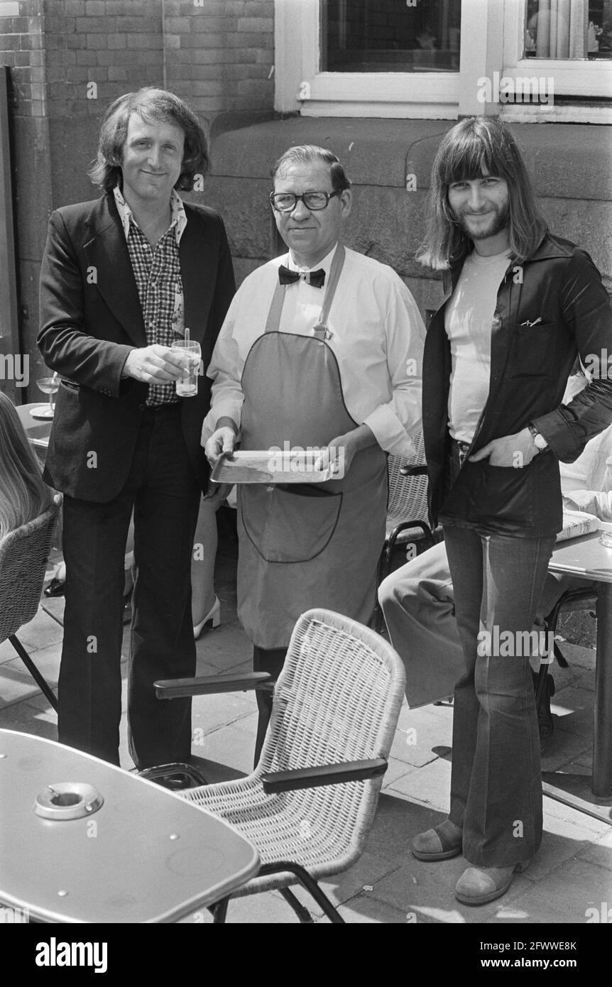 Assignment Haagsche Courant, Wim van de Linden (left) Wim Schippers (right), June 5, 1974, The Netherlands, 20th century press agency photo, news to remember, documentary, historic photography 1945-1990, visual stories, human history of the Twentieth Century, capturing moments in time Stock Photo