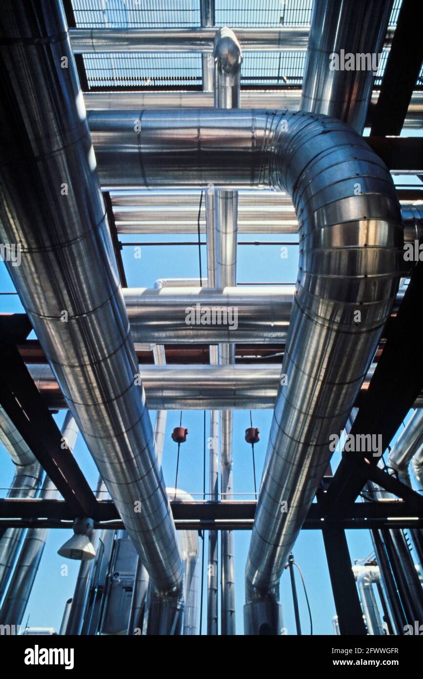 Complicated Pipes Refinery High Resolution Stock Photography and Images ...