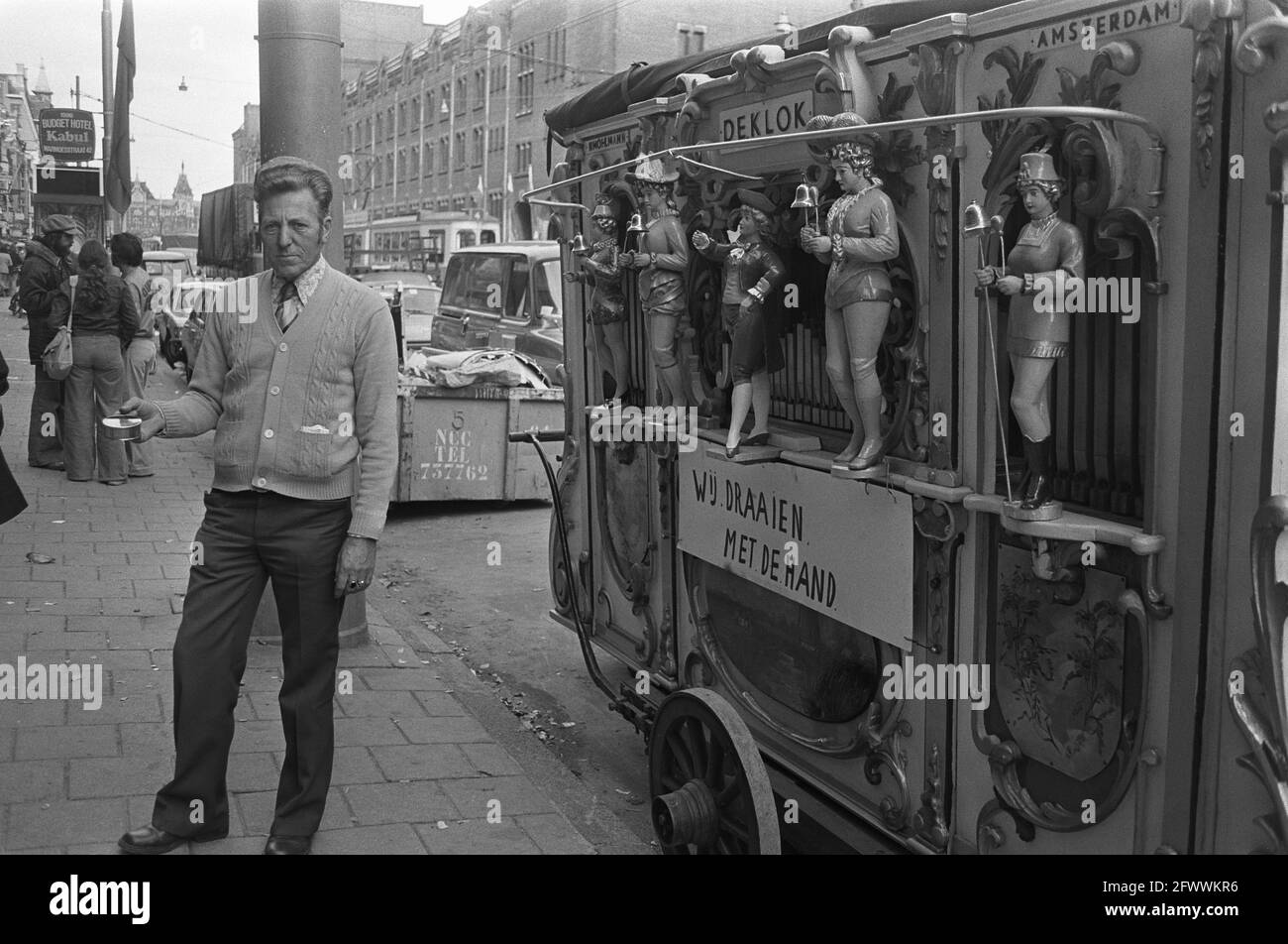 Amsterdam; barrel organ with man, October 9, 1975, barrel organs, The Netherlands, 20th century press agency photo, news to remember, documentary, historic photography 1945-1990, visual stories, human history of the Twentieth Century, capturing moments in time Stock Photo