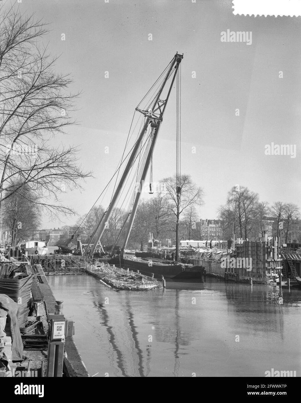 Amsterdam builds and demolishes in the inner city, February 17, 1960, inner cities, construction, The Netherlands, 20th century press agency photo, news to remember, documentary, historic photography 1945-1990, visual stories, human history of the Twentieth Century, capturing moments in time Stock Photo