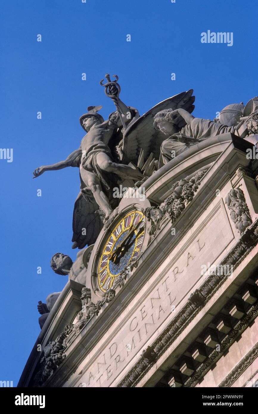 Mercury Statue at Grand Central Terminal Stock Photo Alamy
