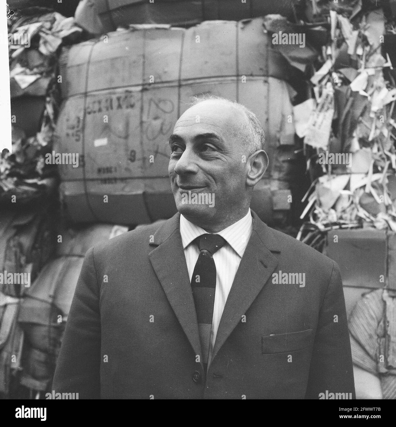 Old paper merchant wessels hi-res stock photography and images - Alamy