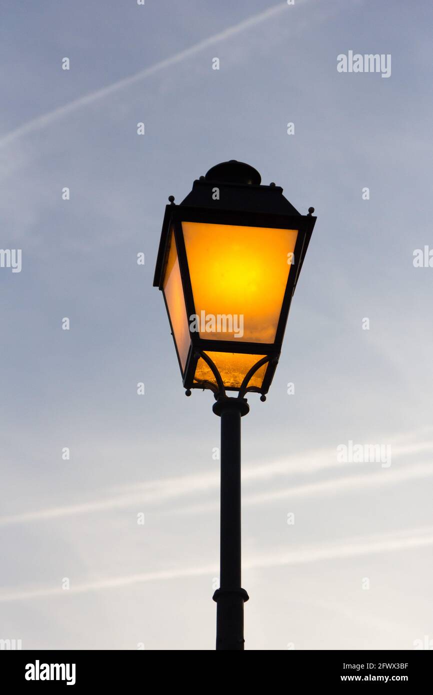 Antique street hi-res stock photography and images - Alamy