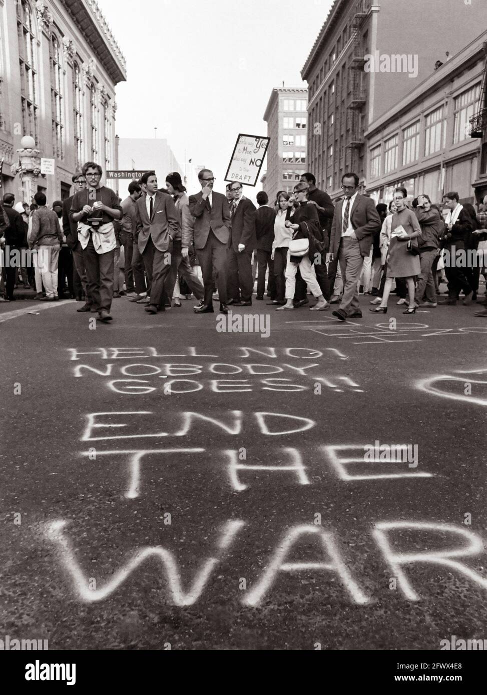 Anti War Graffiti Hi res Stock Photography And Images Alamy