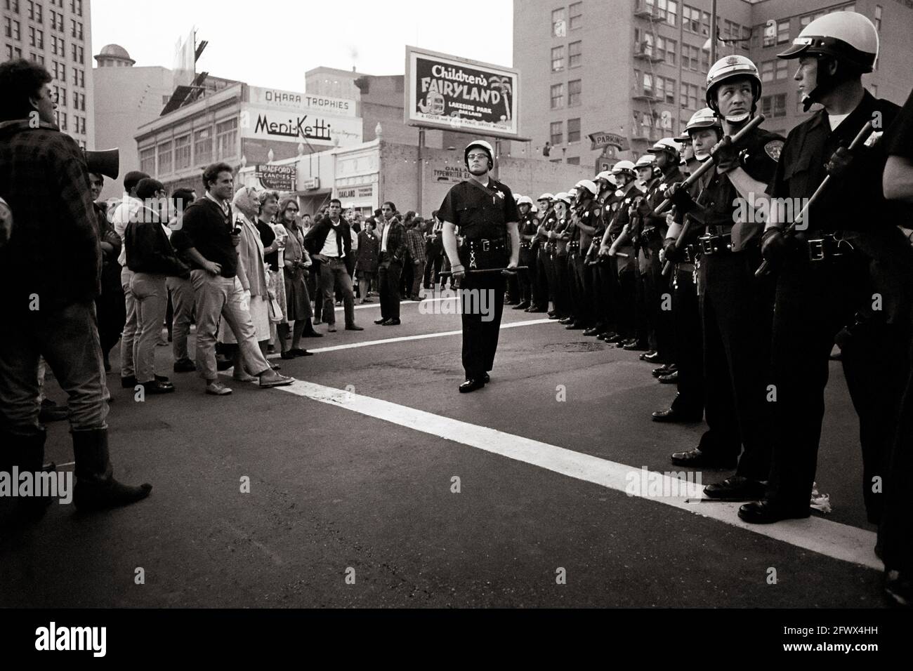 vietnam-war-protest-hi-res-stock-photography-and-images-alamy