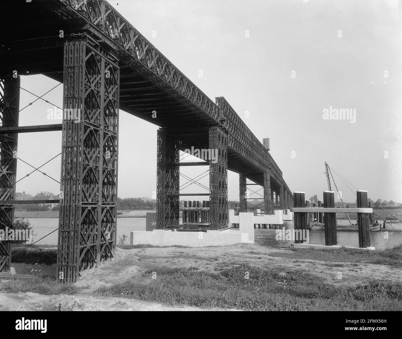 Bailey bridge Black and White Stock Photos & Images Alamy