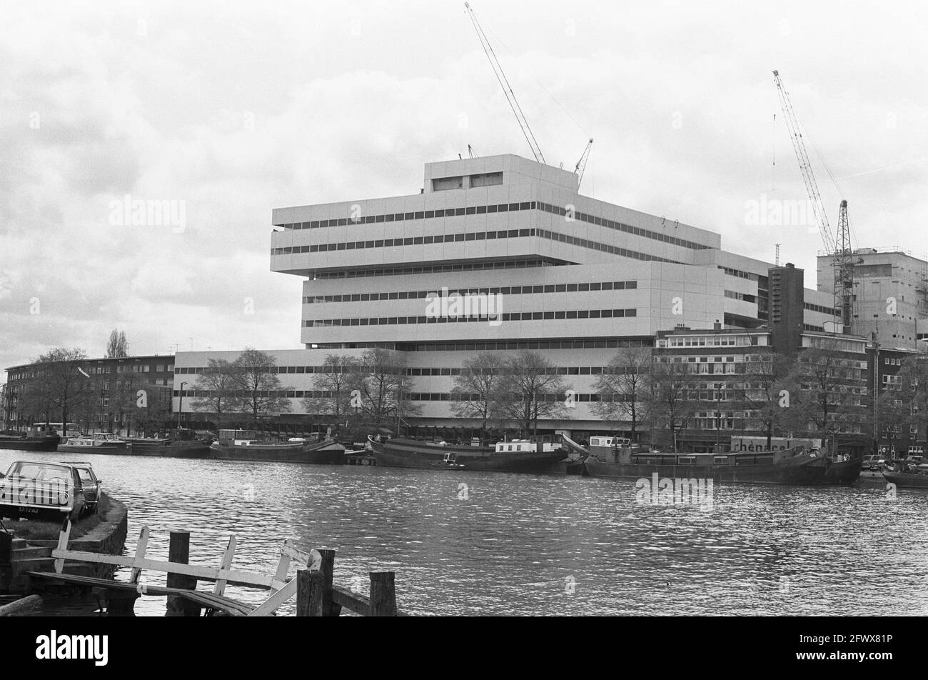 Amsterdam. Office building on the Amsteldijk designed by the architectural  firm Maaskant, Van Dommelen, Kroos & Senf, April 28, 1972, architects,  architecture, barges, functionalism, quays, offices, rivers, cityscapes,  The Netherlands, 20th century