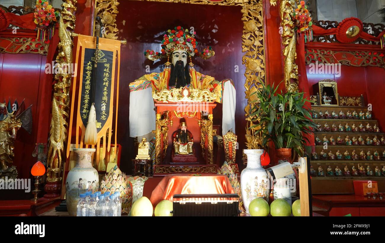 Altar de um templo budista em Hong Kong Stock Photo