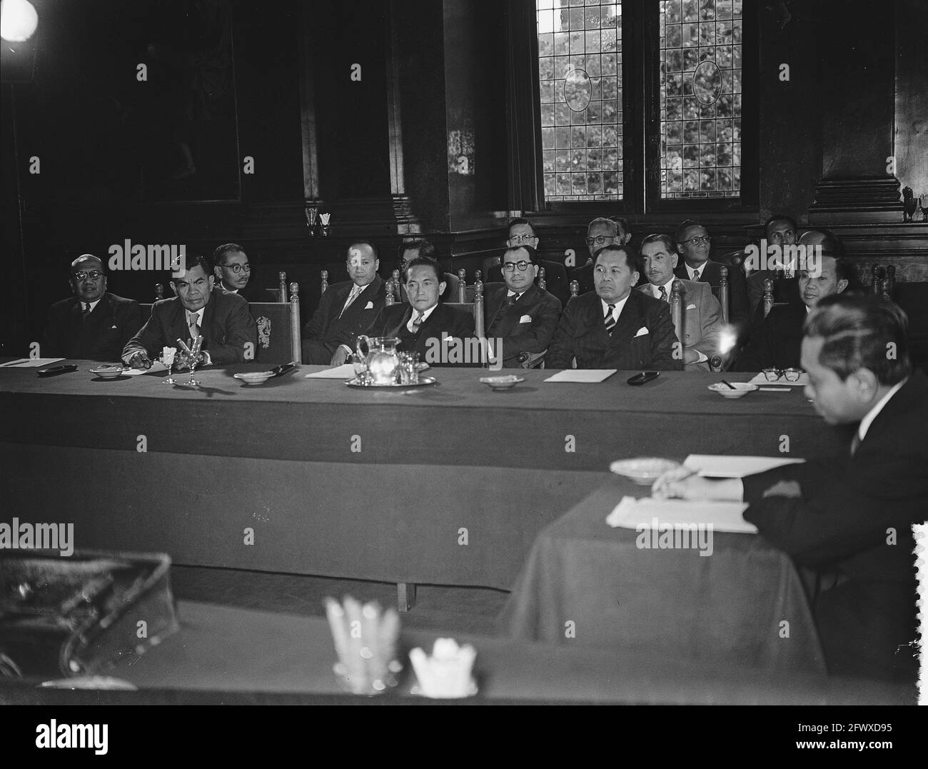 Opening Union Conference in Binnenhof, Indonesia delegation, June 29, 1954, Openings, Delegations, The Netherlands, 20th century press agency photo, n Stock Photo