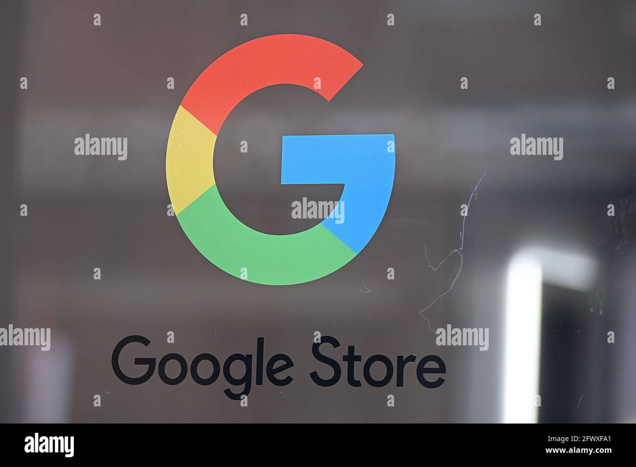 New York, USA. 24th May, 2021. Google has announced that it will open its first physical retail store sometime in the summer of 2021, New York, NY, May 24, 2021. The store is to be located at the street level of Google's NYC headquarters in Manhattan's Chelsea neighborhood, and will offer customers experience with their products, and have people ready to answer tech questions. (Photo by Anthony Behar/Sipa USA) Credit: Sipa USA/Alamy Live News Stock Photo