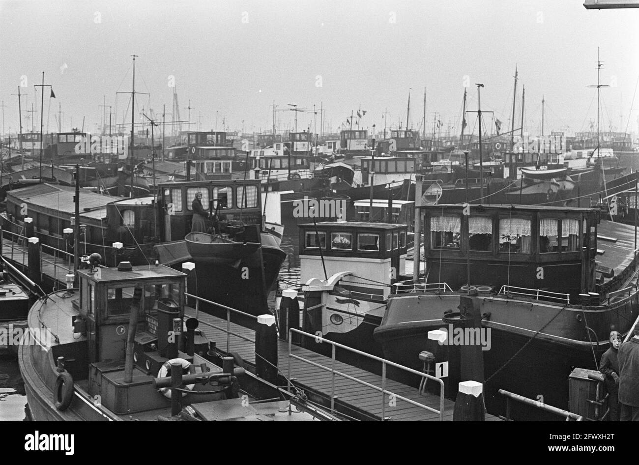 Protest-action of inland shippers, in the harbor in front of the Houtman quay 200 ships are waiting for cargo, January 18, 1967, BINNENSCHIPPERS, Prot Stock Photo