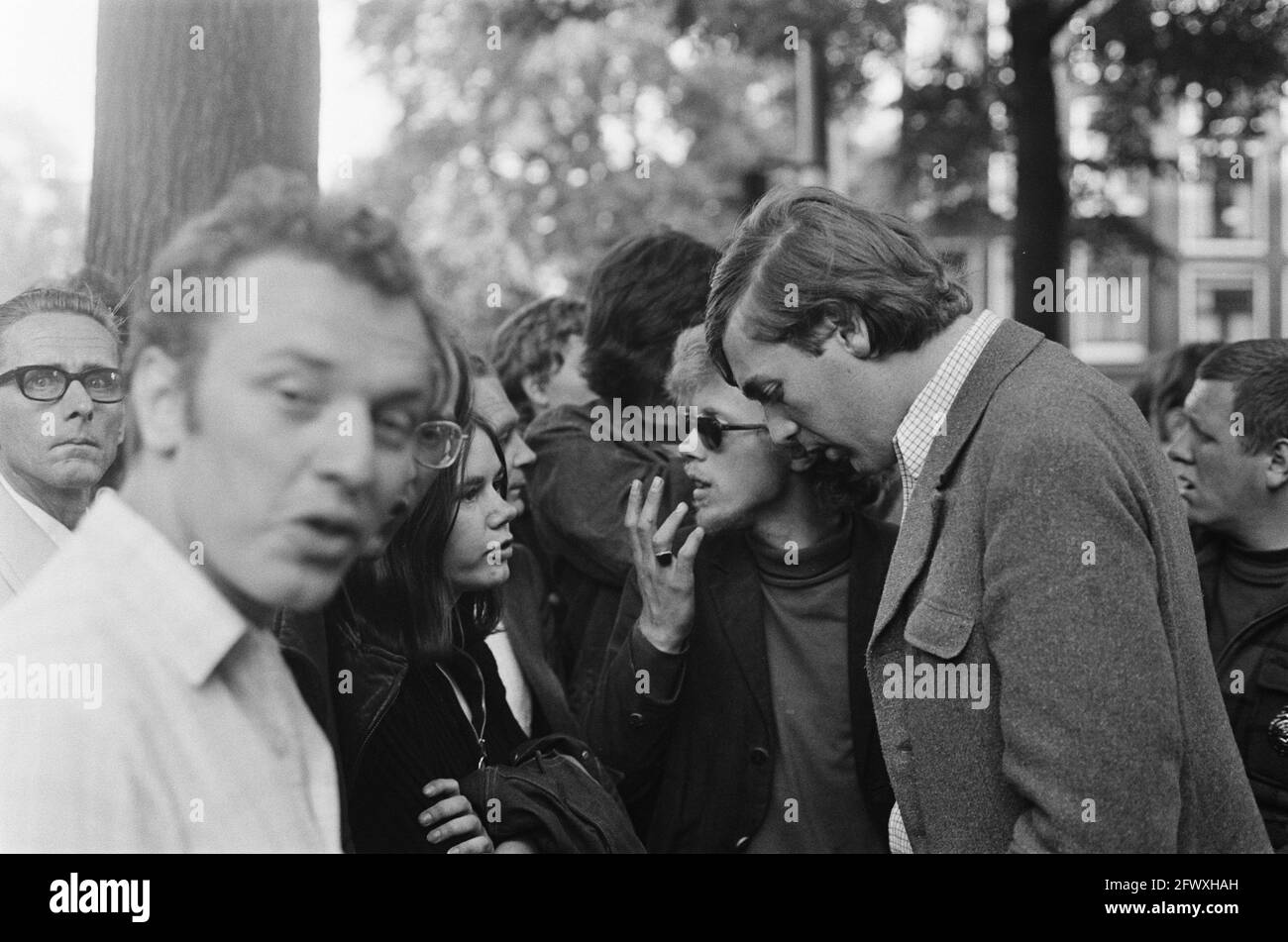 Protest demonstration students and workers lawsuits against Maagdenhuis occupiers from the Westermarkt Amsterdam, June 12, 1969, The Netherlands, 20th Stock Photo