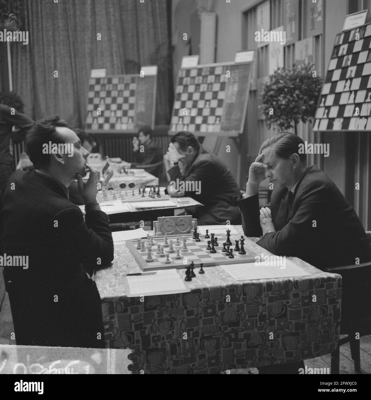 English: F. J. Marshall - R. Reti, Moscow 1925 chess tournament, 2nd round  (11th november) Русский: Ф. Д. Маршалл - Р. Рети, 1-й московский  международный шахматный турнир, 1925, 2-й тур (11