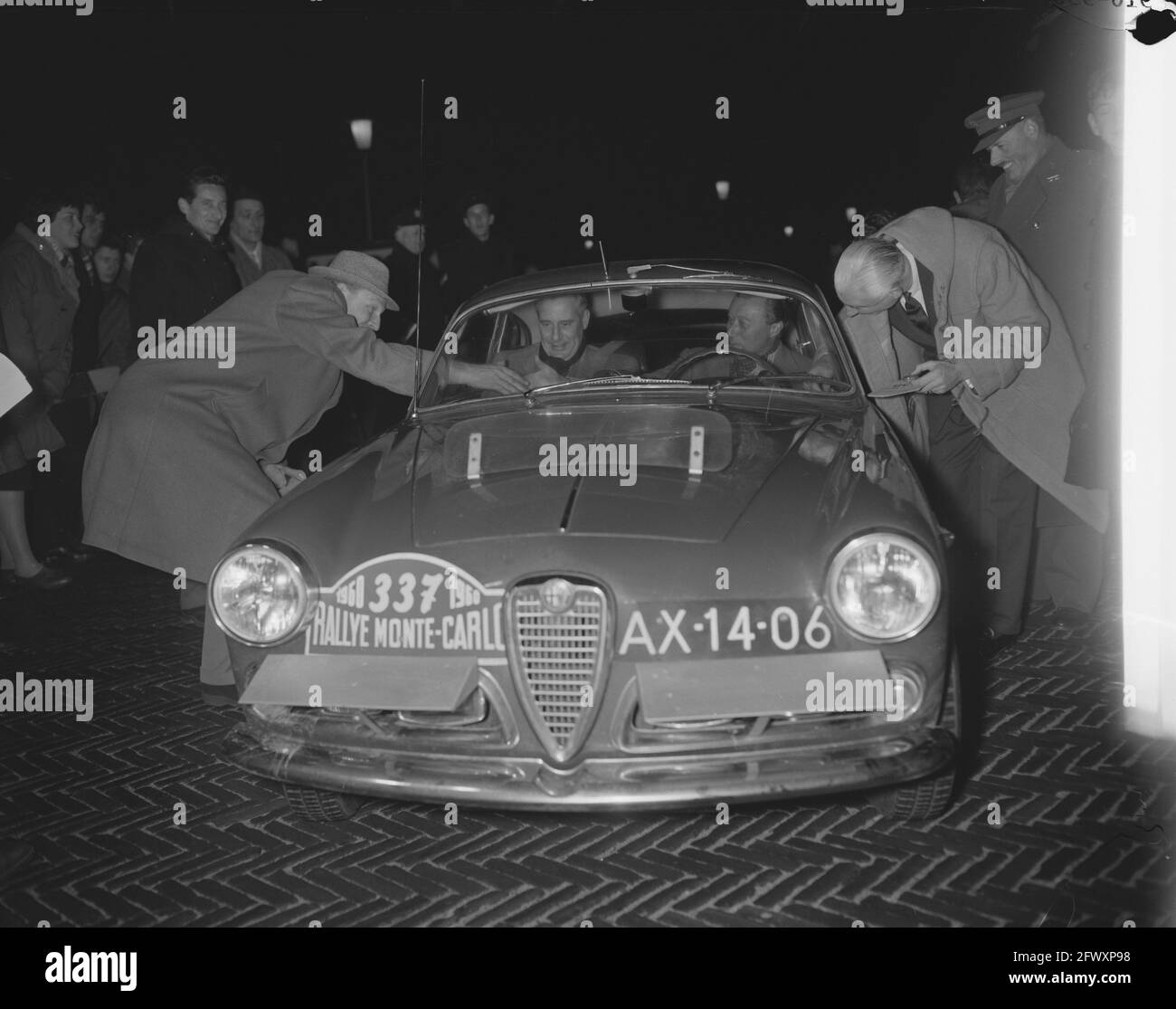 Rally Monte Carlo 1960 departure The Hague, January 19, 1960, DEPARTURE ...