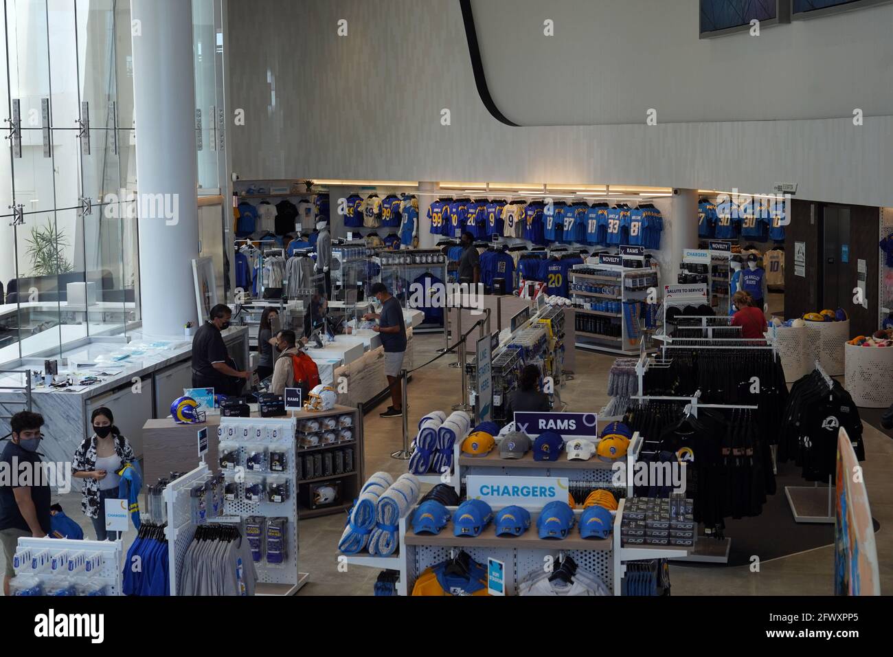 la chargers store