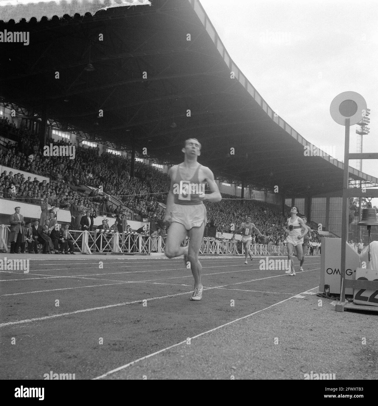 Athletics races in Brussels 10,000 meters. Finish 1,500 meters Roger ...