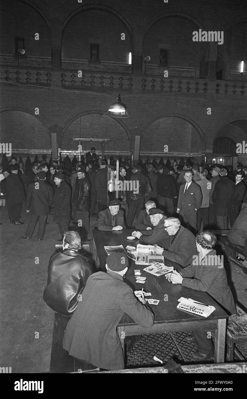 Protest action by bargees, bargees at the fair, January 18, 1967, INSIDE SHIPPERS, Protest actions, The Netherlands, 20th century press agency photo, Stock Photo
