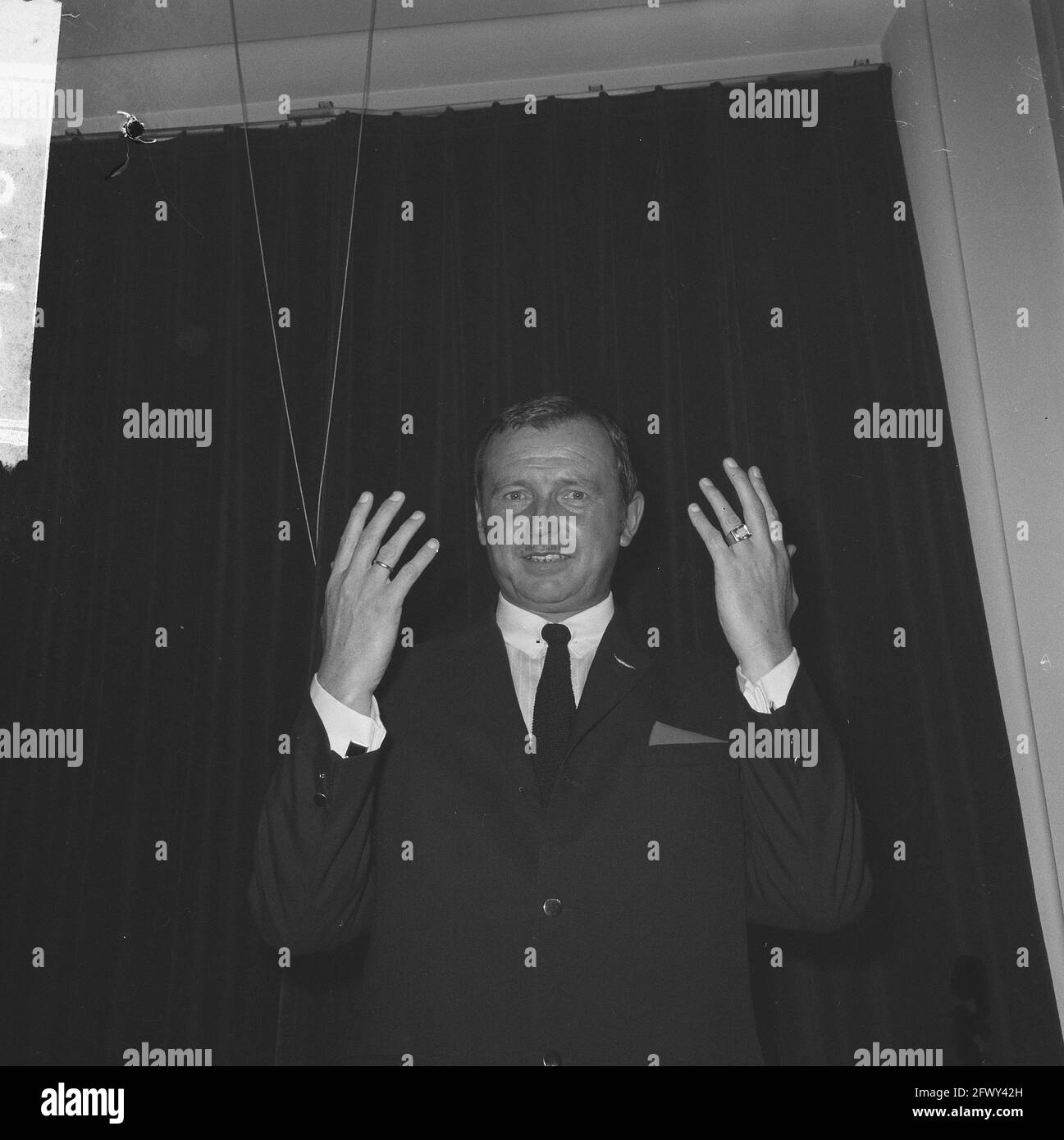 Award ceremonies, cabaret performers, November 6, 1965, cabaret