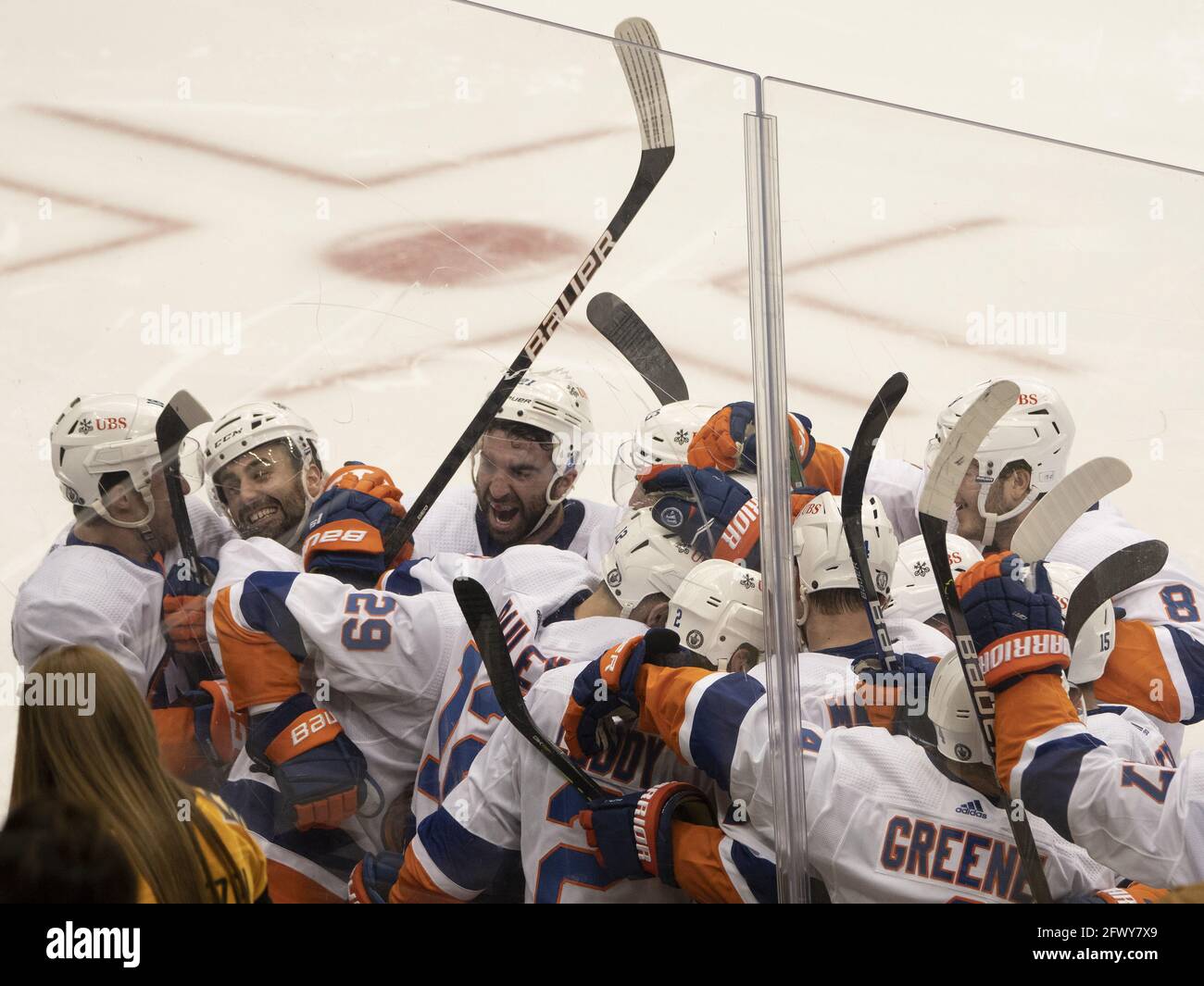 New York Jets celebrate Islanders' win over Boston