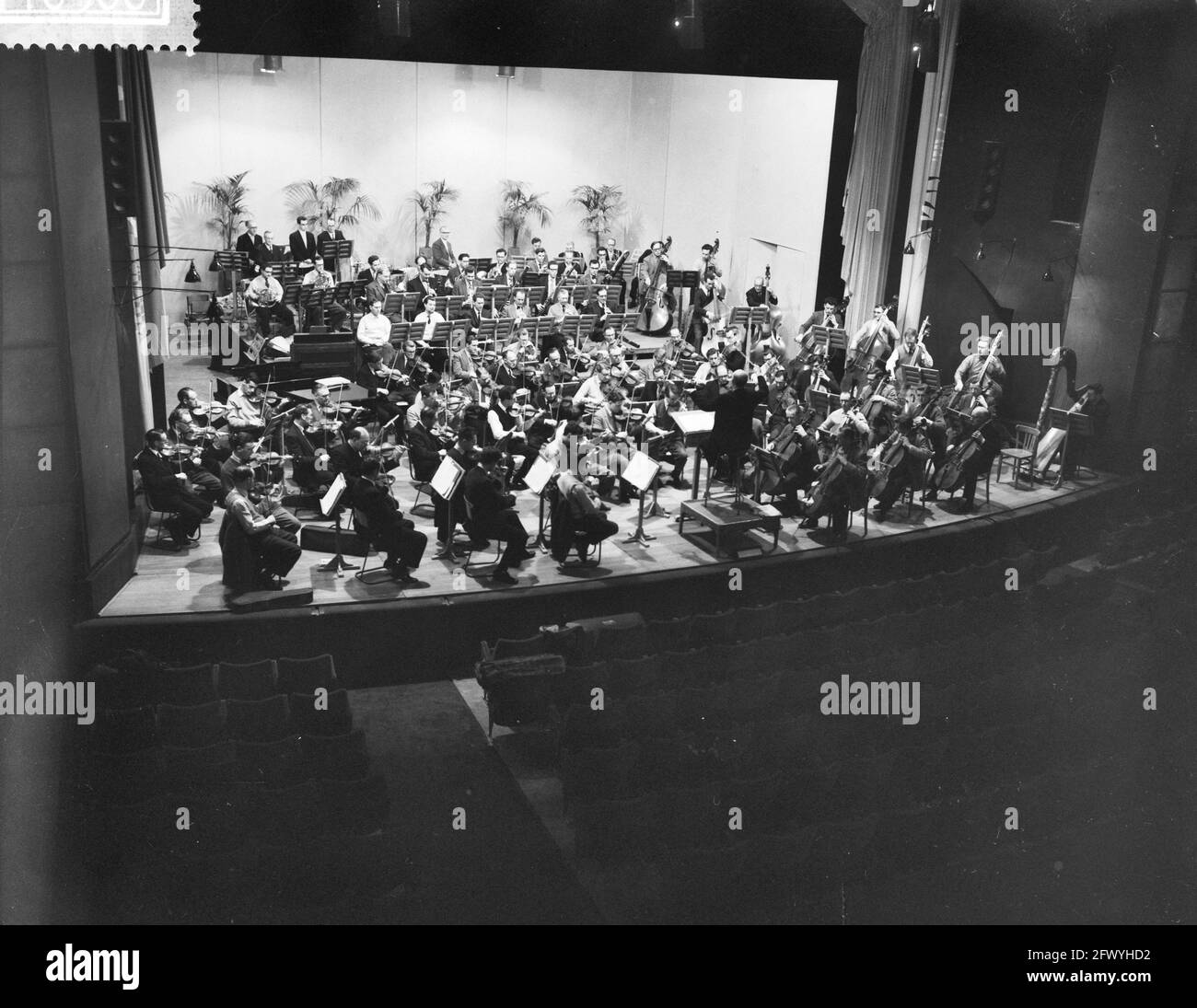 Rehearsal of the London Symphony Orchestra in Rotterdam, February 25, 1960, rehearsals, The Netherlands, 20th century press agency photo, news to remember, documentary, historic photography 1945-1990, visual stories, human history of the Twentieth Century, capturing moments in time Stock Photo