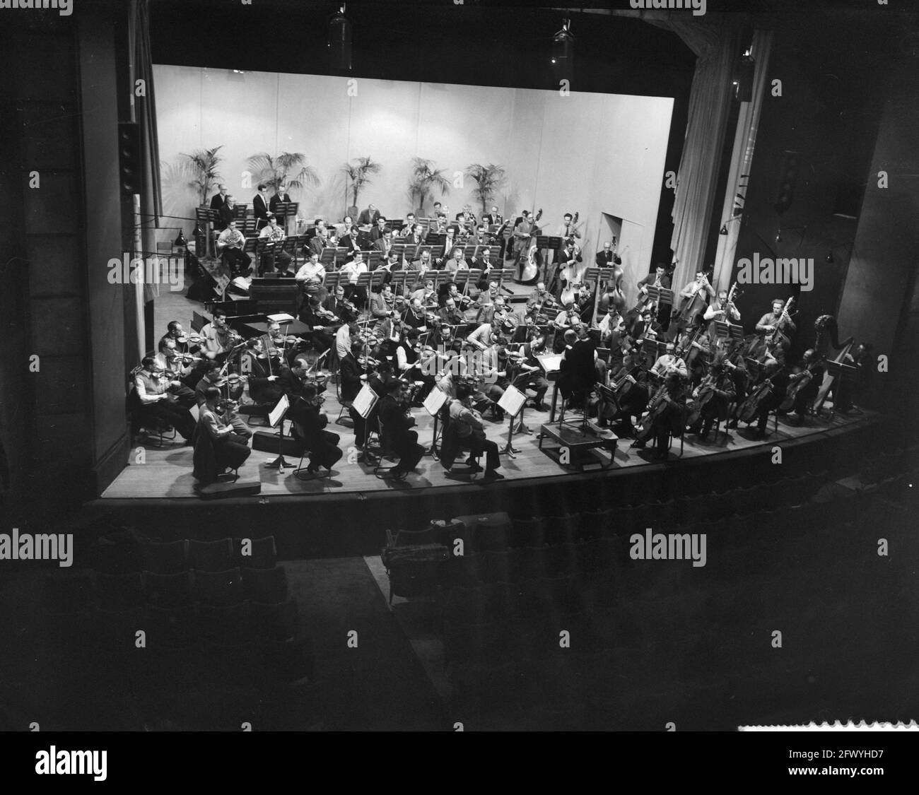 Rehearsal of the London Symphony Orchestra in Rotterdam, February 25, 1960, rehearsals, The Netherlands, 20th century press agency photo, news to remember, documentary, historic photography 1945-1990, visual stories, human history of the Twentieth Century, capturing moments in time Stock Photo