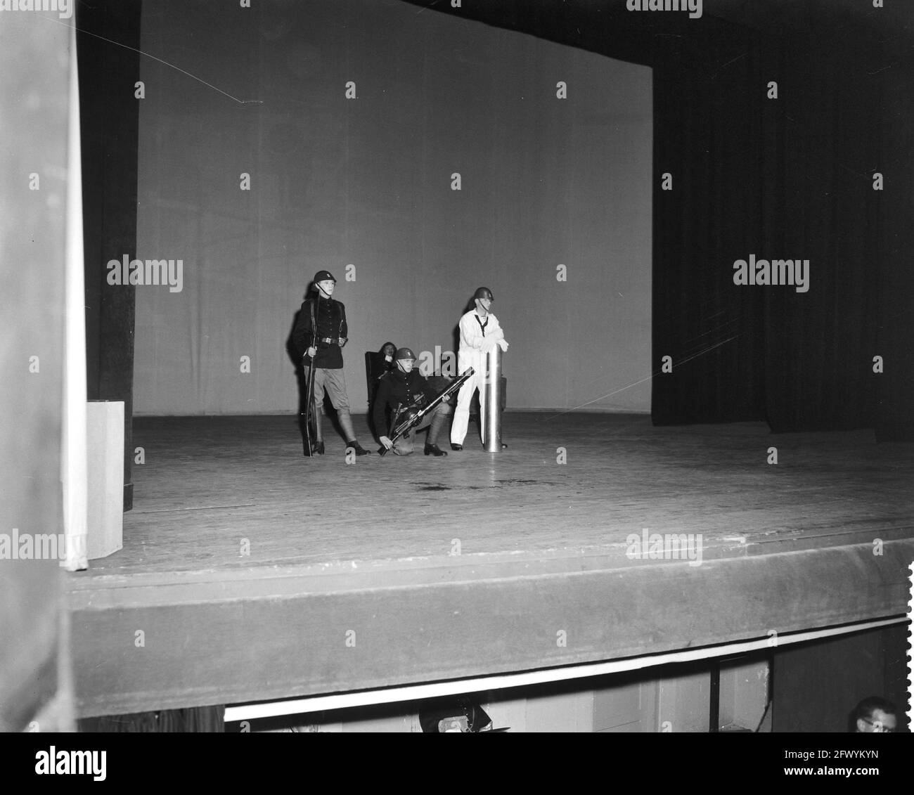 295th anniversary of the Marine Corps in the Rotterdam theater, 1 December 1960, theaters, The Netherlands, 20th century press agency photo, news to remember, documentary, historic photography 1945-1990, visual stories, human history of the Twentieth Century, capturing moments in time Stock Photo