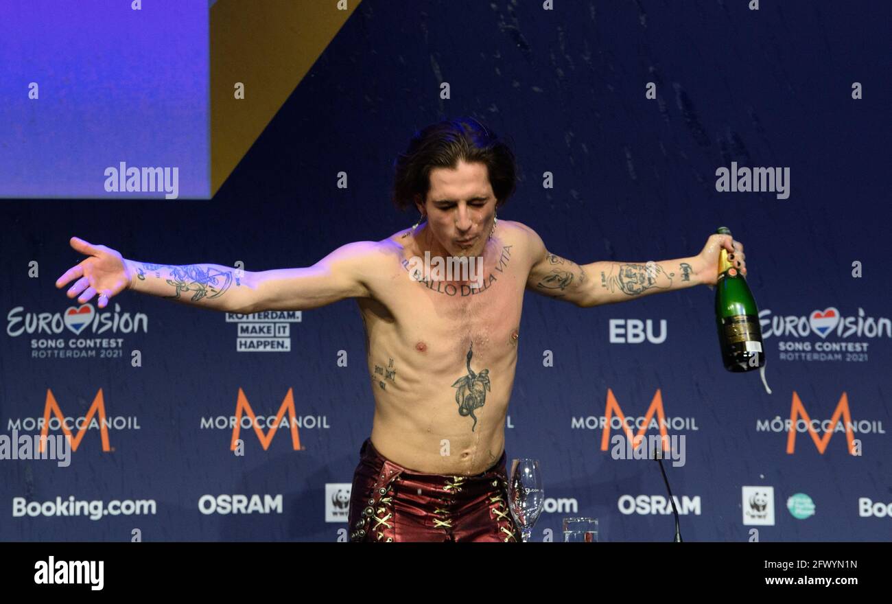 Page 3 Singer Tattoo High Resolution Stock Photography And Images Alamy