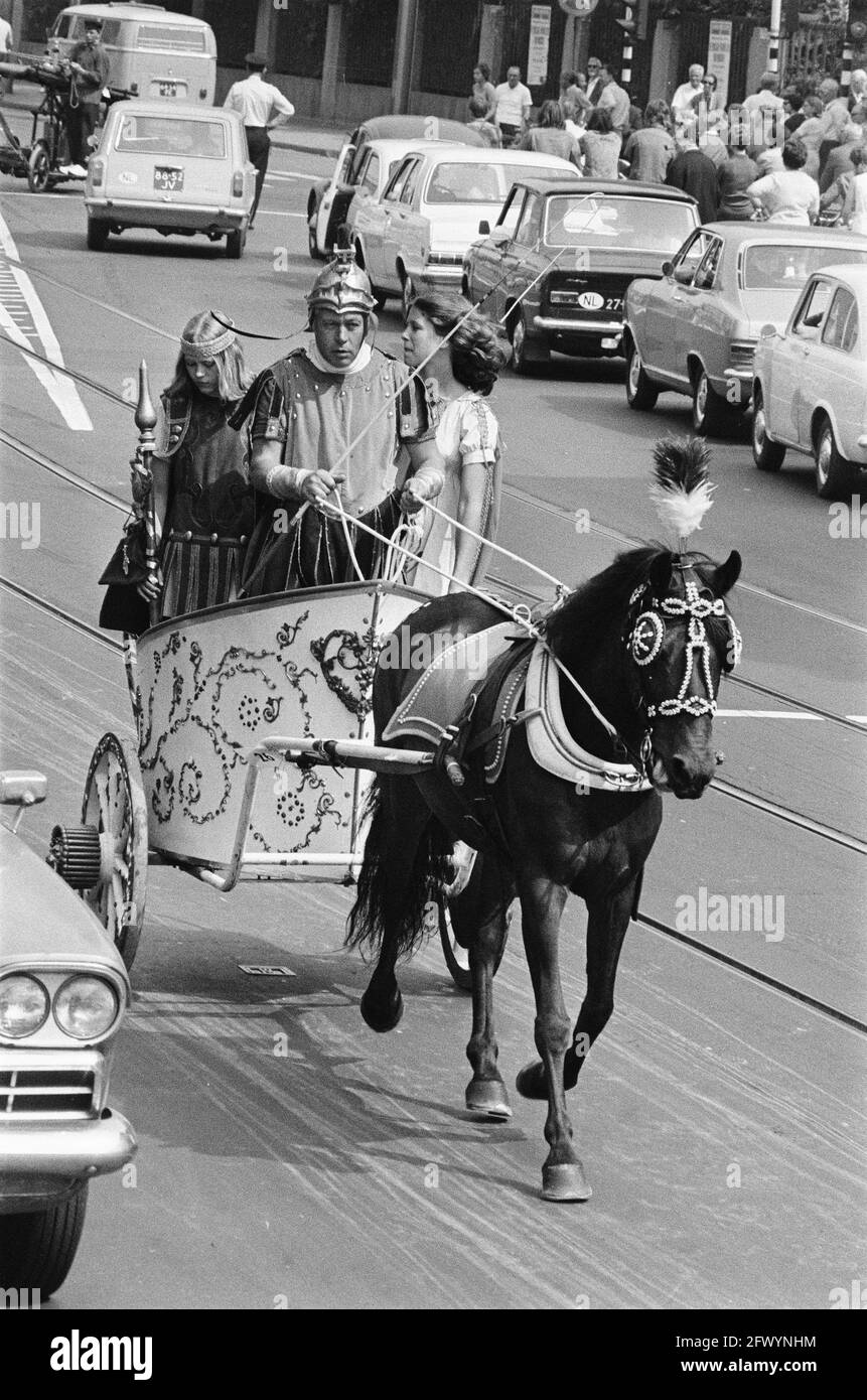 Carriage and chariots hires stock photography and images Alamy