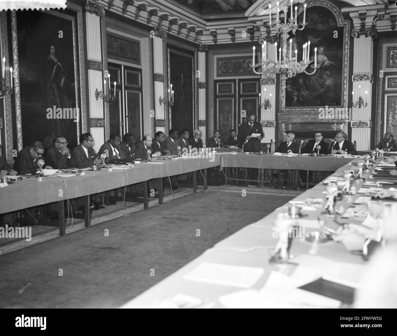 Round Table Conference in the Treves Room, May 29, 1961, conferences, The Netherlands, 20th century press agency photo, news to remember, documentary, historic photography 1945-1990, visual stories, human history of the Twentieth Century, capturing moments in time Stock Photo