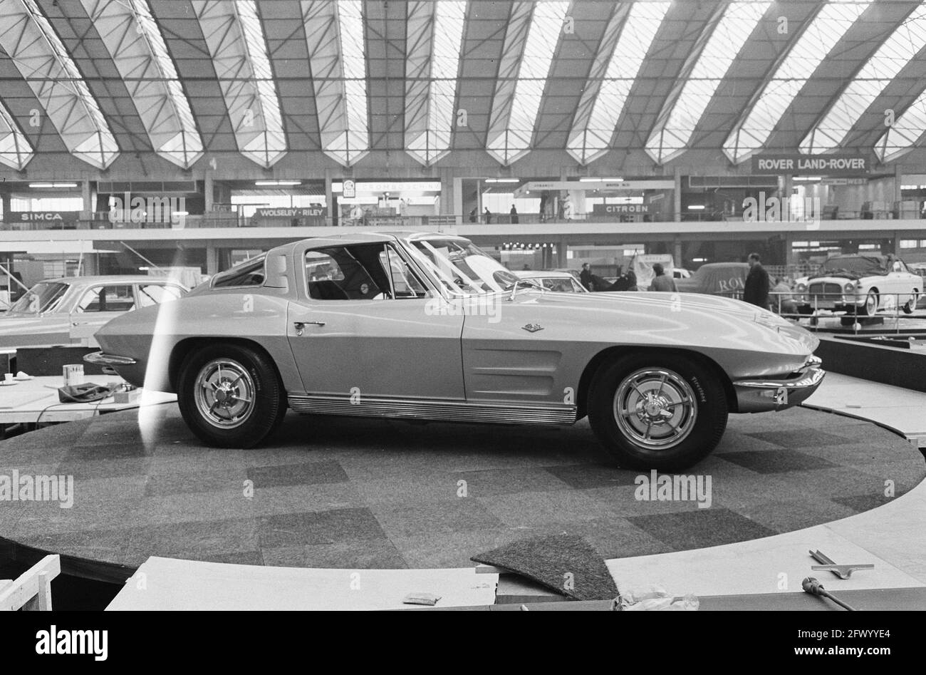 Automobile exhibition at the RAI, the new Corvette from the Chevrolet factories, February 4, 1963, automobiles, exhibitions, The Netherlands, 20th century press agency photo, news to remember, documentary, historic photography 1945-1990, visual stories, human history of the Twentieth Century, capturing moments in time Stock Photo